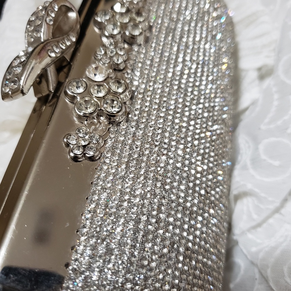 Silver diomand clutch